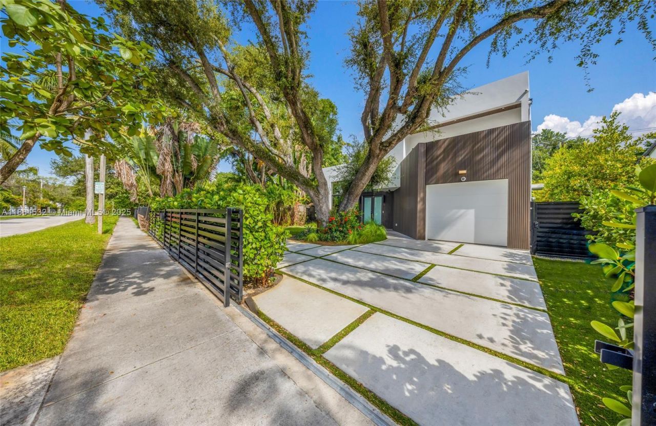 741 NE 80th St, Miami, FL 33138 Photo