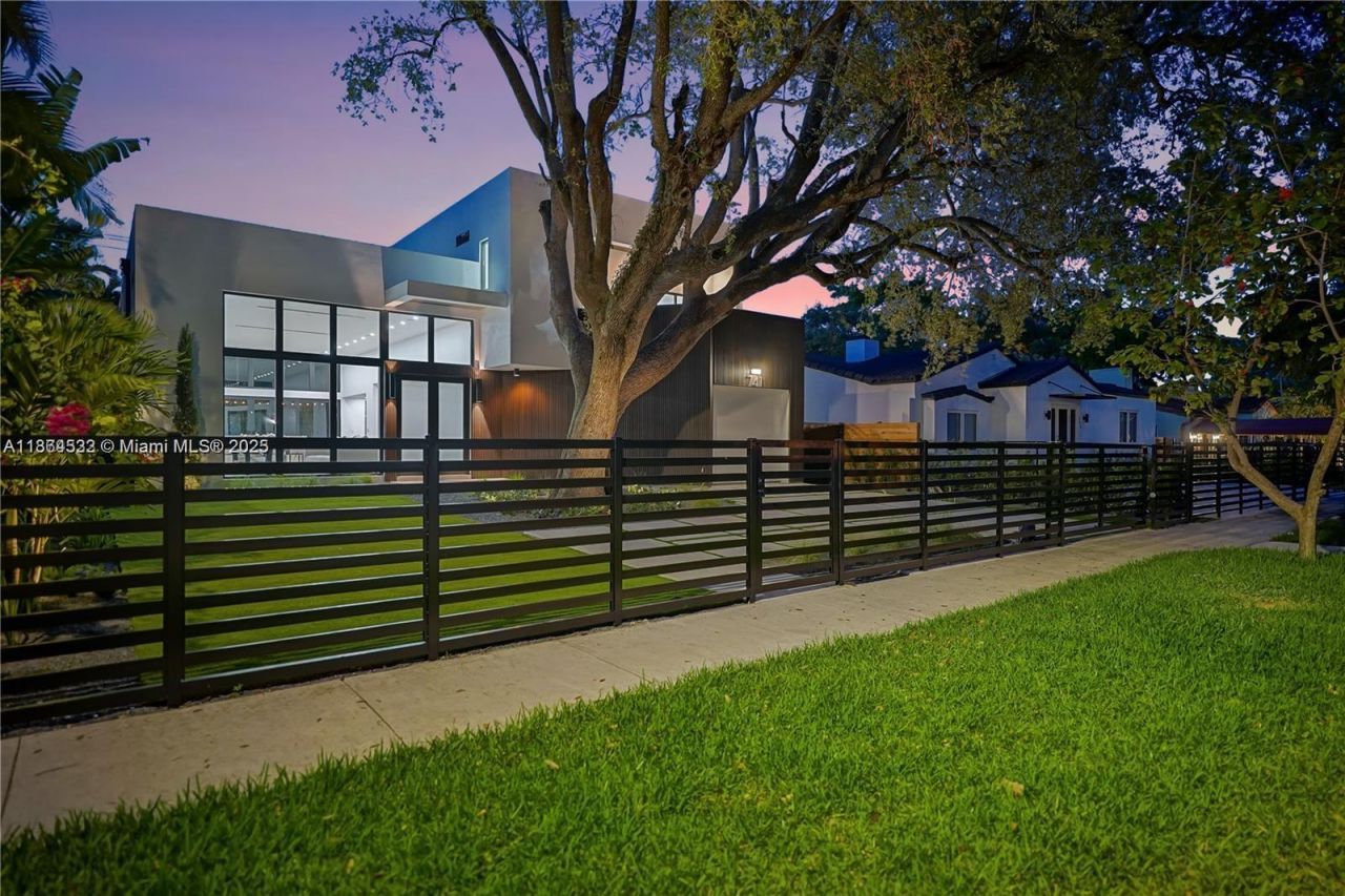 741 NE 80th St, Miami, FL 33138 Photo