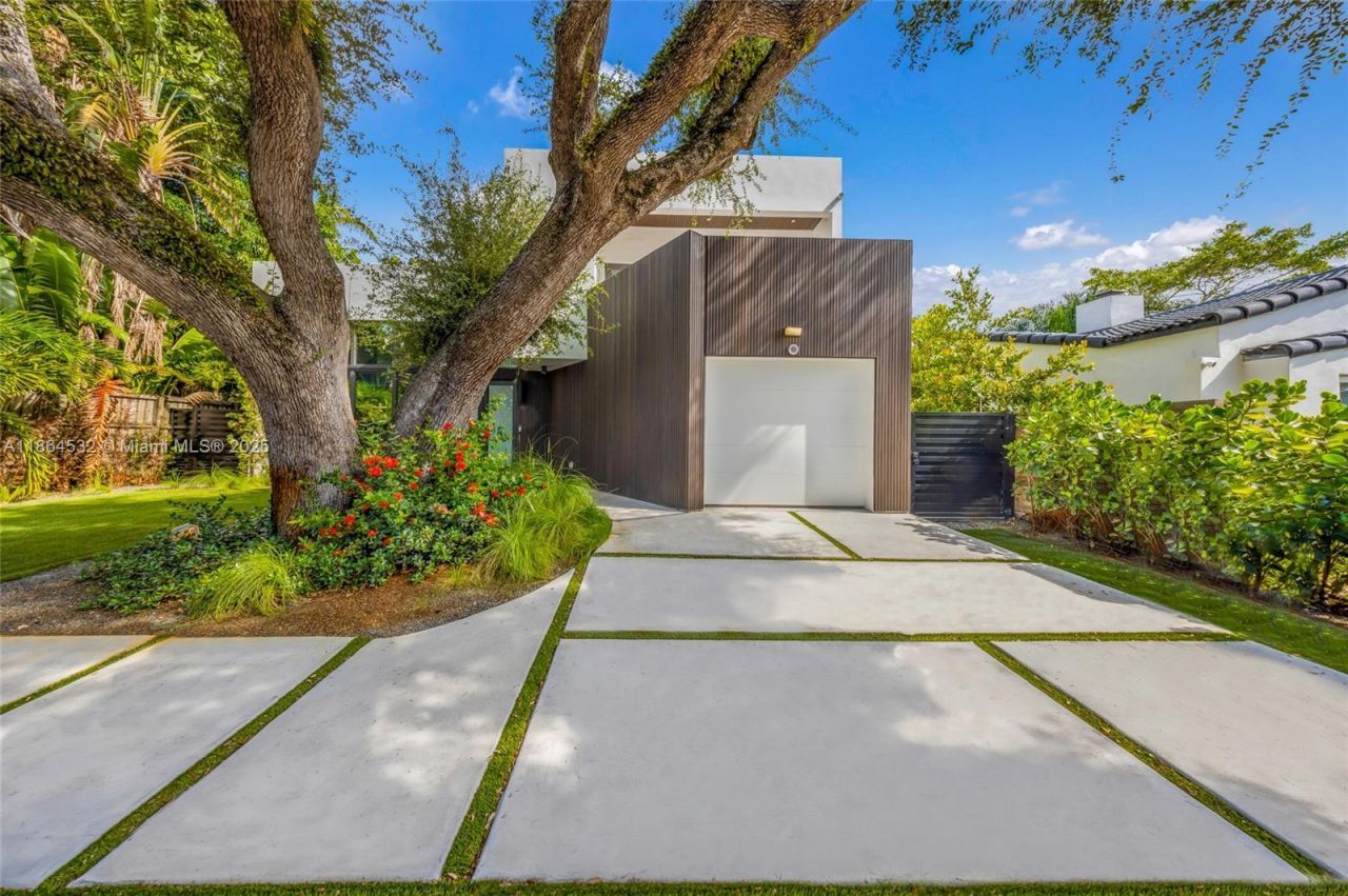 741 NE 80th St, Miami, FL 33138 Photo