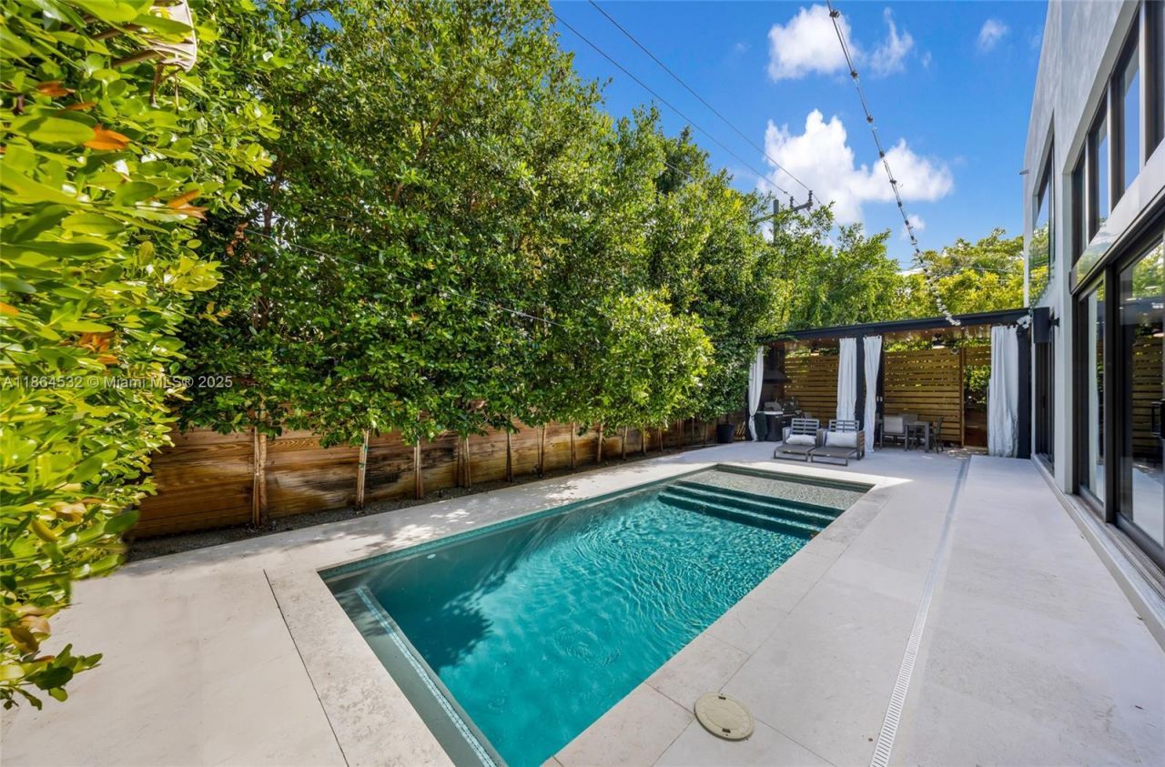 741 NE 80th St, Miami, FL 33138 Photo