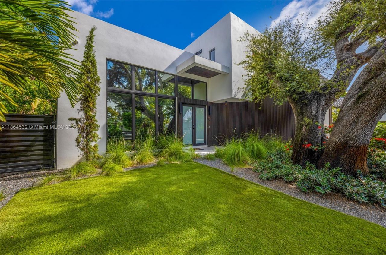 741 NE 80th St, Miami, FL 33138 Photo
