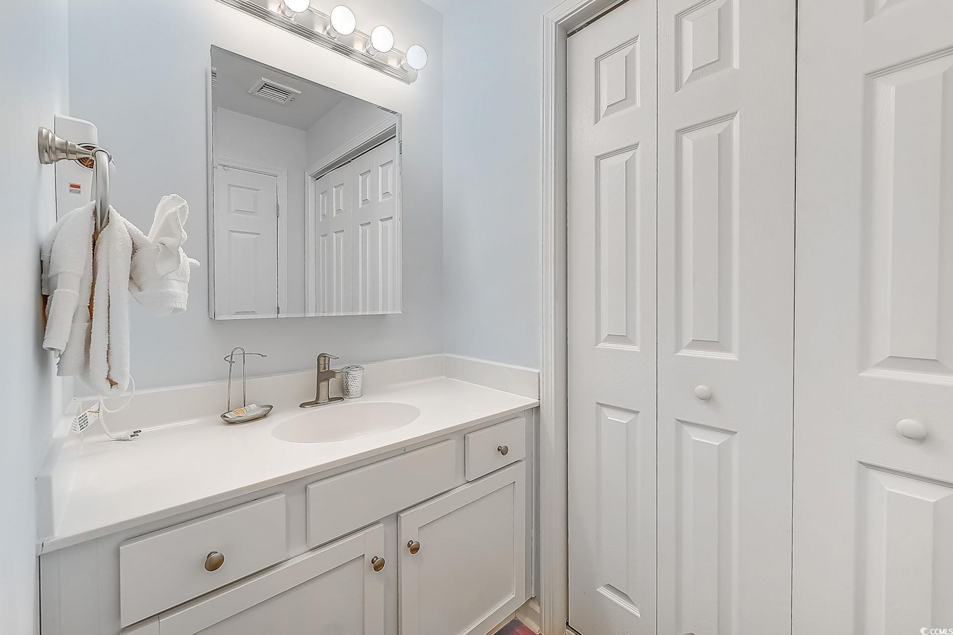 415 Ocean Creek Dr. Photo 18