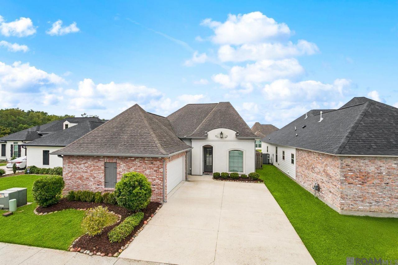 578 Flycatcher Dr, Baton Rouge, LA 70810 Main Photo