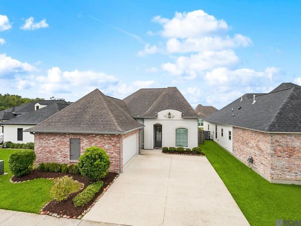578 Flycatcher Dr, Baton Rouge, LA 70810