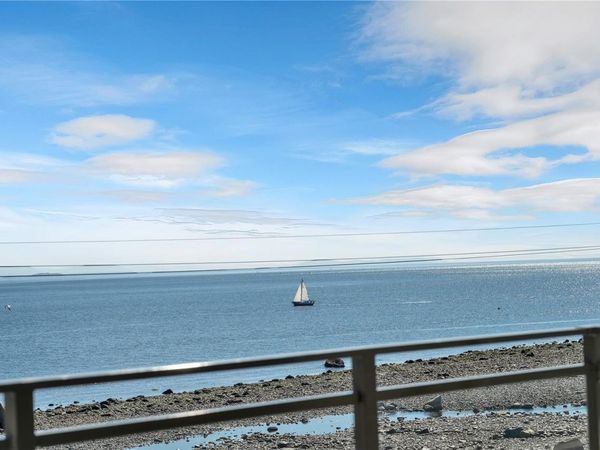 536 Island Hwy S, Unit 402, Campbell River, BC V9W 1A5