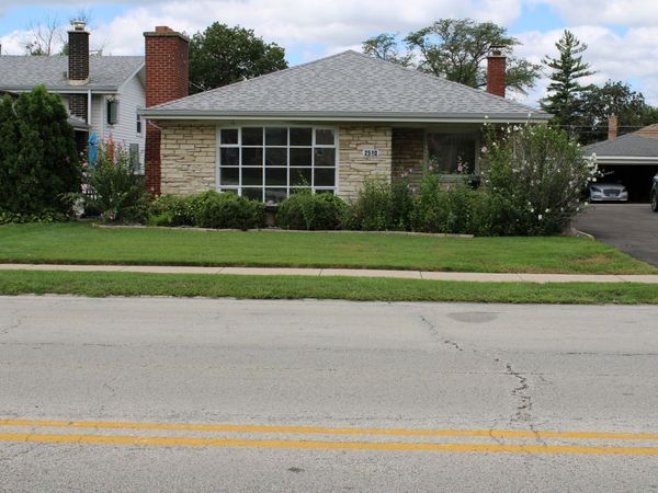 2510 S 17th Avenue, Broadview, IL 60155