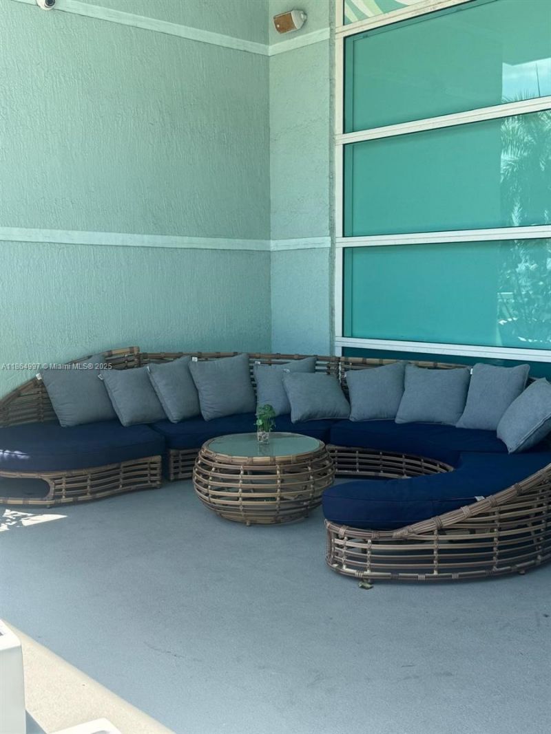 1900 N Bayshore Dr, Unit 1A, Miami, FL 33132 Photo