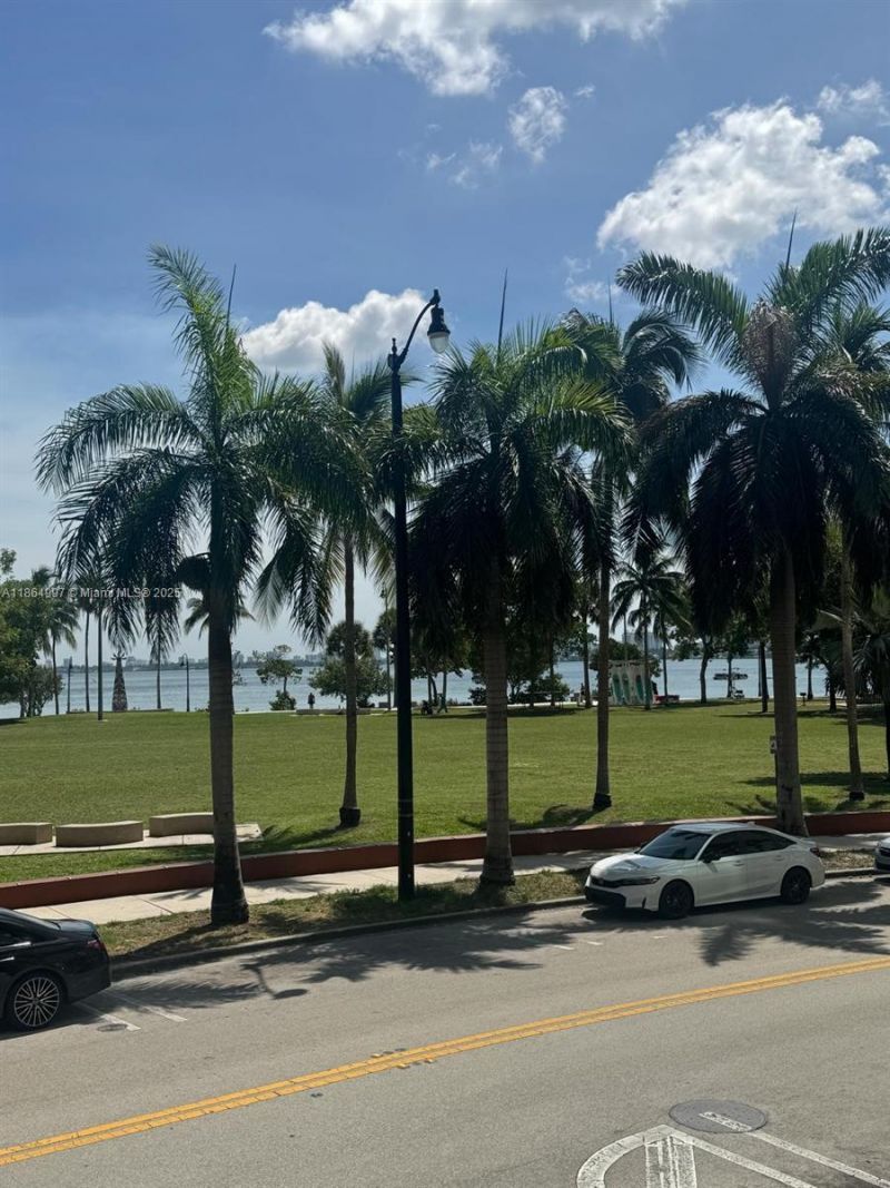 1900 N Bayshore Dr, Unit 1A, Miami, FL 33132 Photo