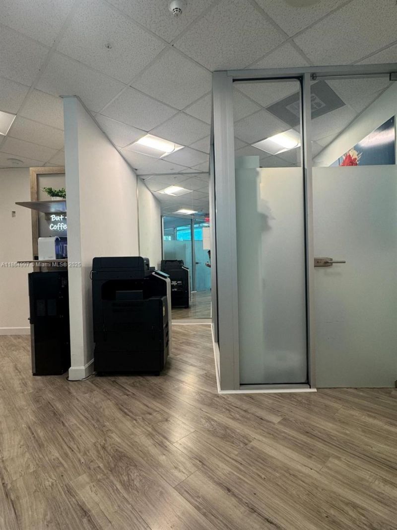 1900 N Bayshore Dr, Unit 1A, Miami, FL 33132 Photo