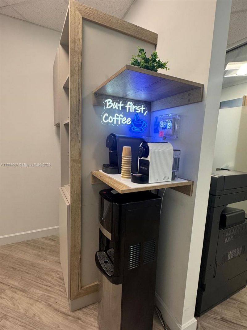 1900 N Bayshore Dr, Unit 1A, Miami, FL 33132 Photo