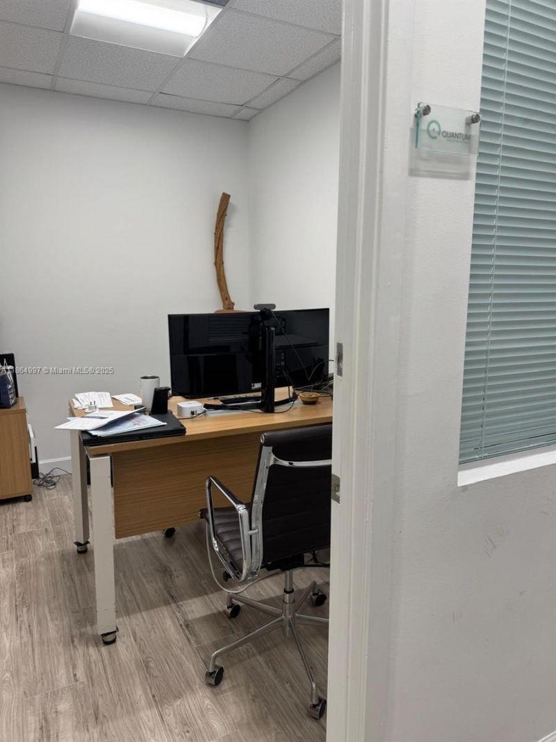 1900 N Bayshore Dr, Unit 1A, Miami, FL 33132 Photo