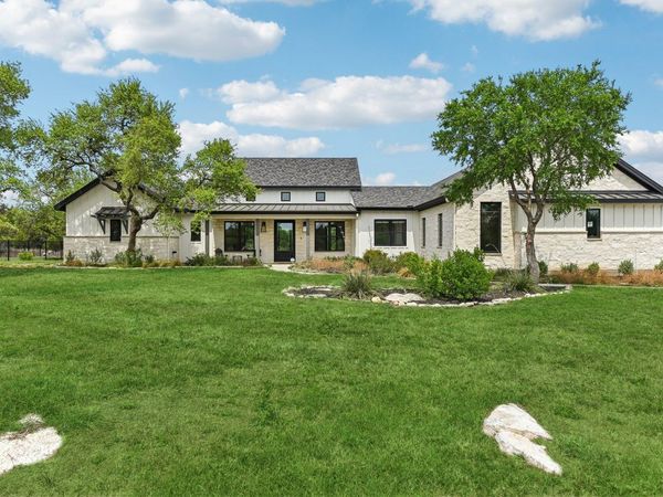 116 Tranquility Trails DR, Spicewood, TX 78669