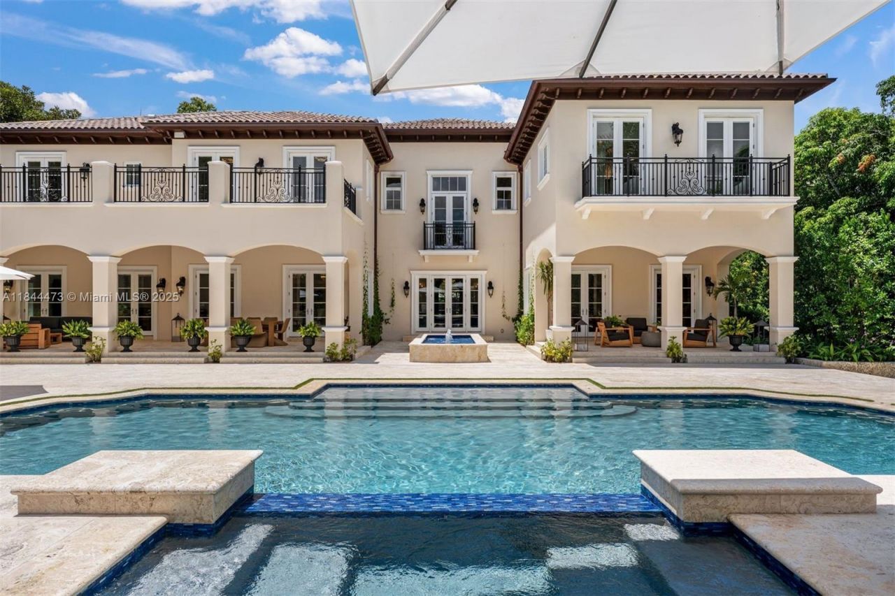 5001 Pine Dr, Miami, FL 33143 Photo