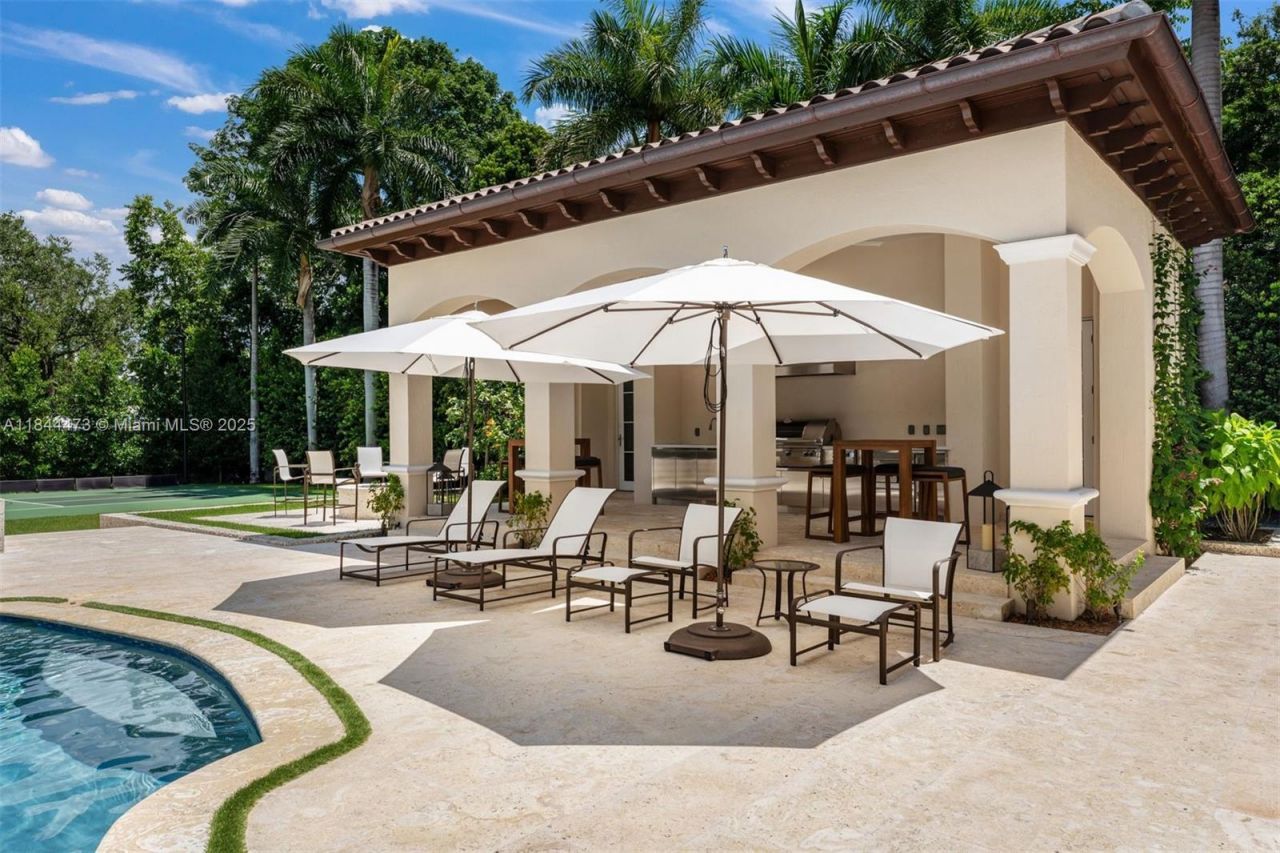 5001 Pine Dr, Miami, FL 33143 Photo