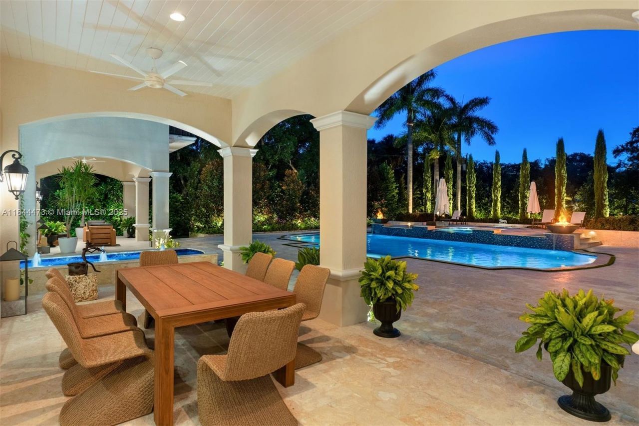 5001 Pine Dr, Miami, FL 33143 Photo