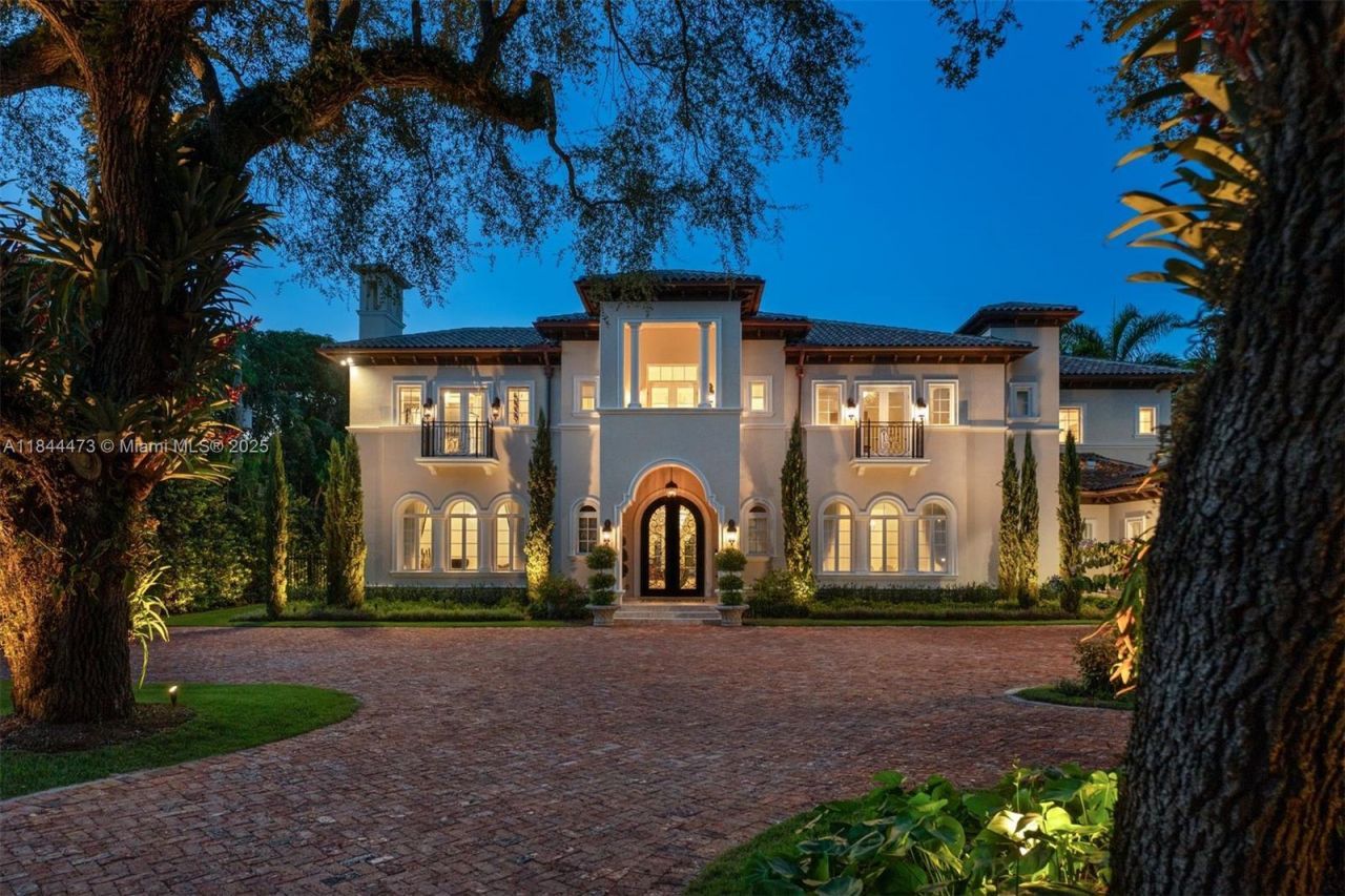 5001 Pine Dr, Miami, FL 33143 Photo