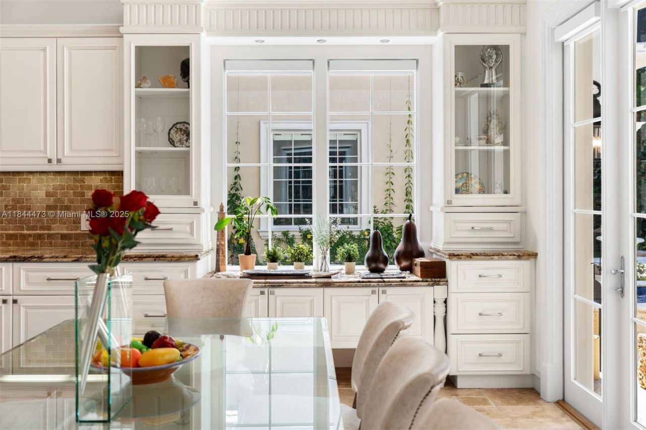 5001 Pine Dr, Miami, FL 33143 Photo