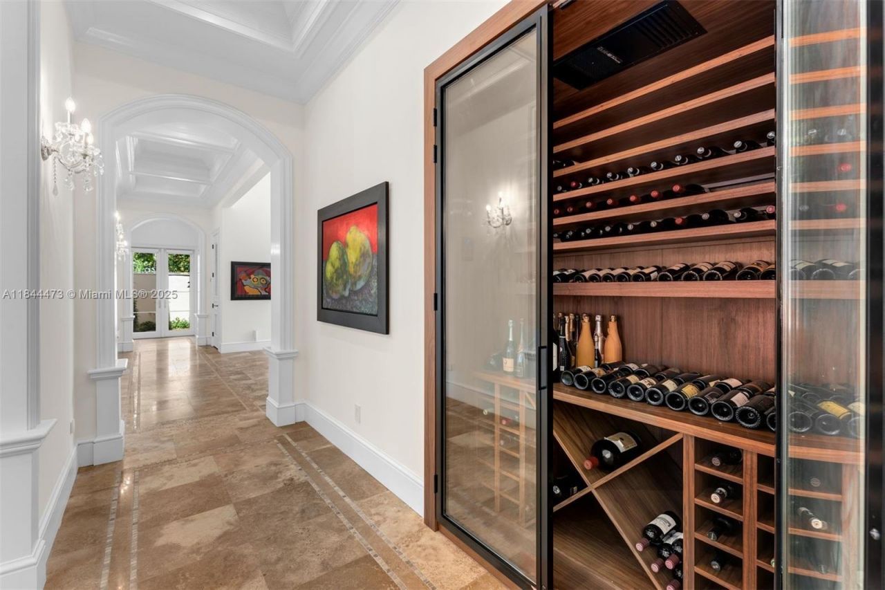 5001 Pine Dr, Miami, FL 33143 Photo