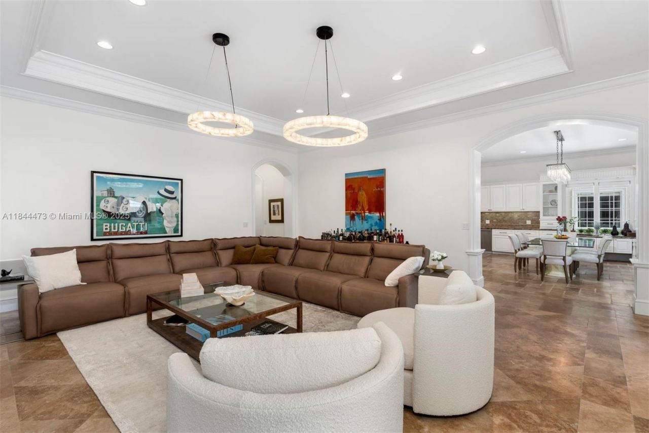 5001 Pine Dr, Miami, FL 33143 Photo