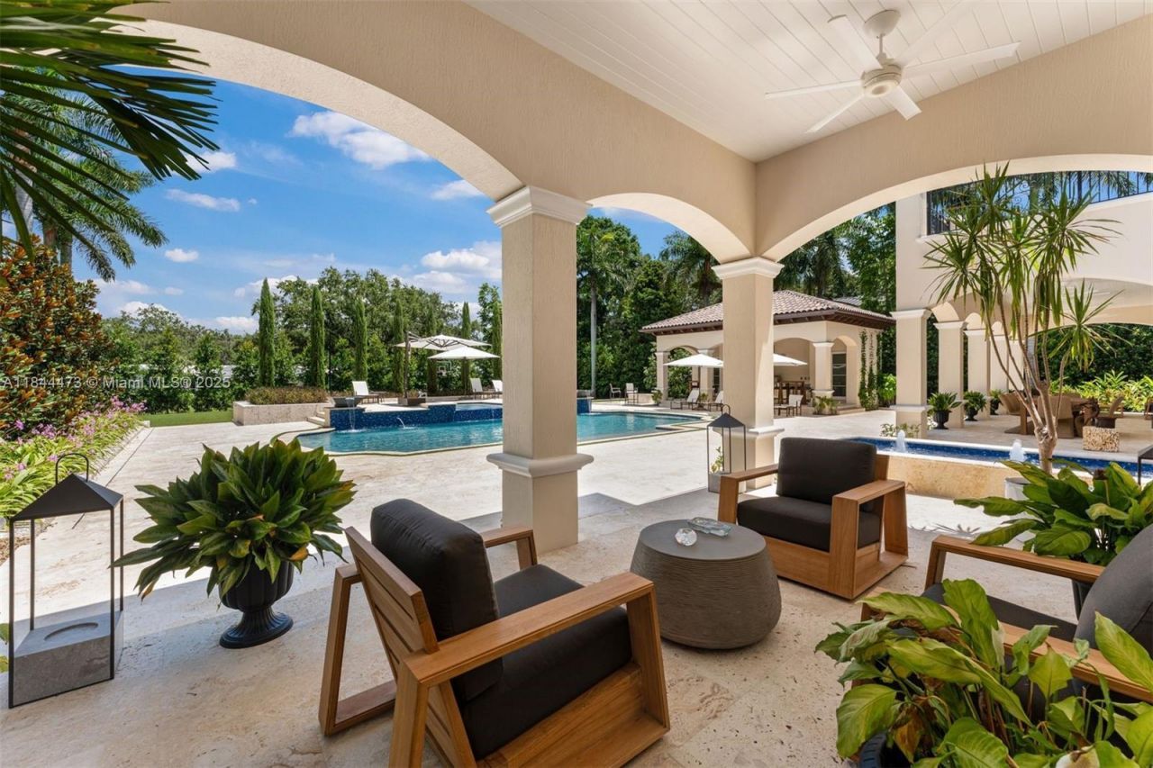 5001 Pine Dr, Miami, FL 33143 Photo