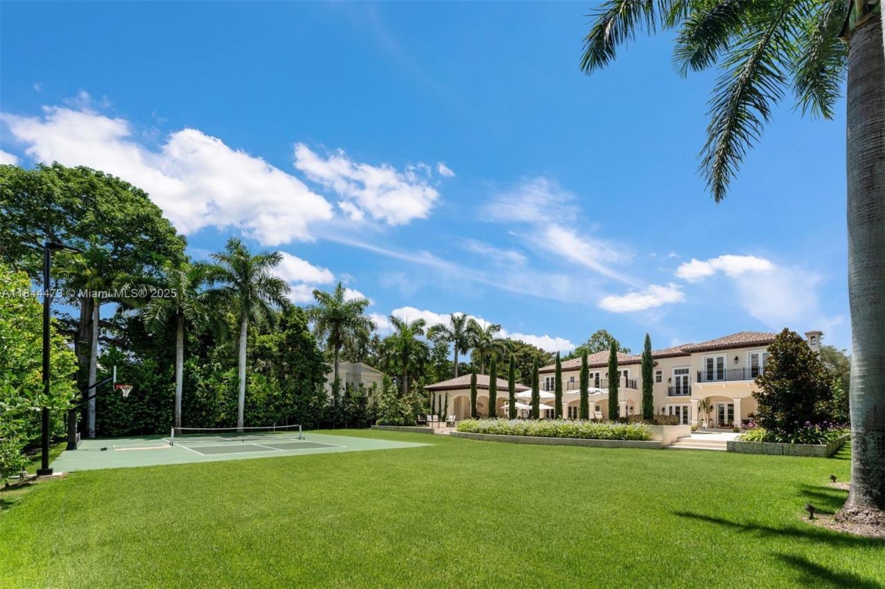 5001 Pine Dr, Miami, FL 33143 Photo