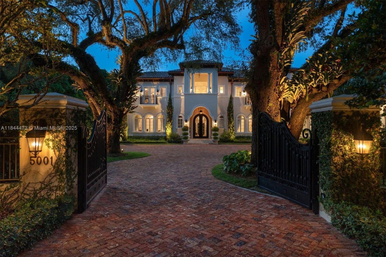 5001 Pine Dr, Miami, FL 33143 Photo