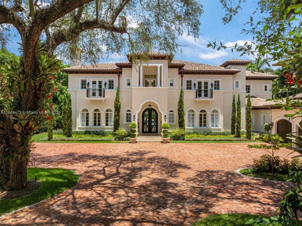 5001 Pine Dr, Miami, FL 33143 Photo