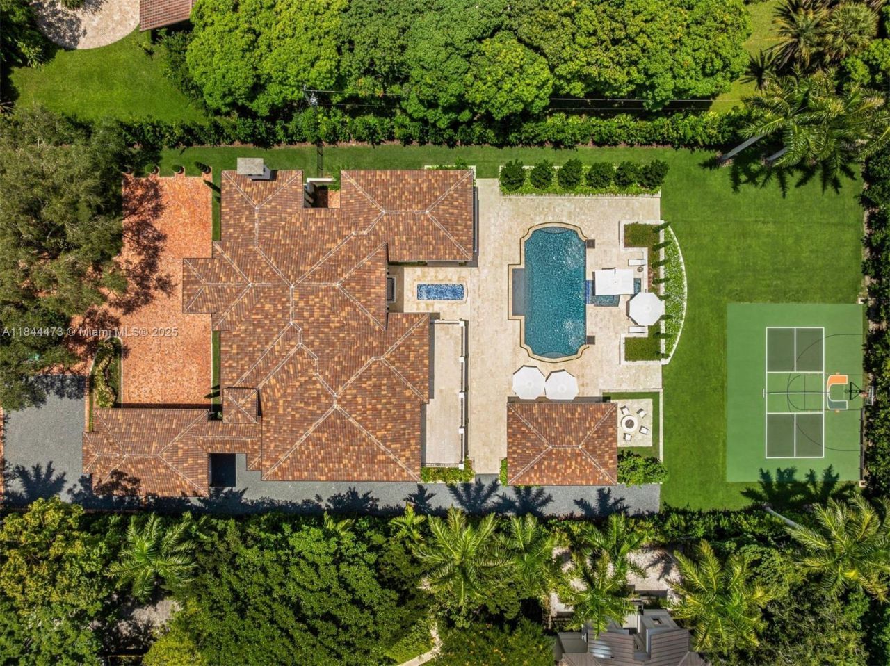 5001 Pine Dr, Miami, FL 33143 Photo