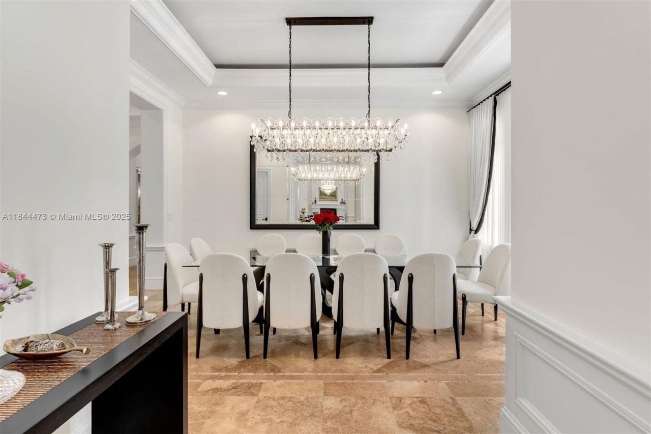 5001 Pine Dr, Miami, FL 33143 Photo