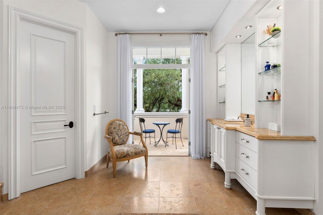 5001 Pine Dr, Miami, FL 33143 Photo