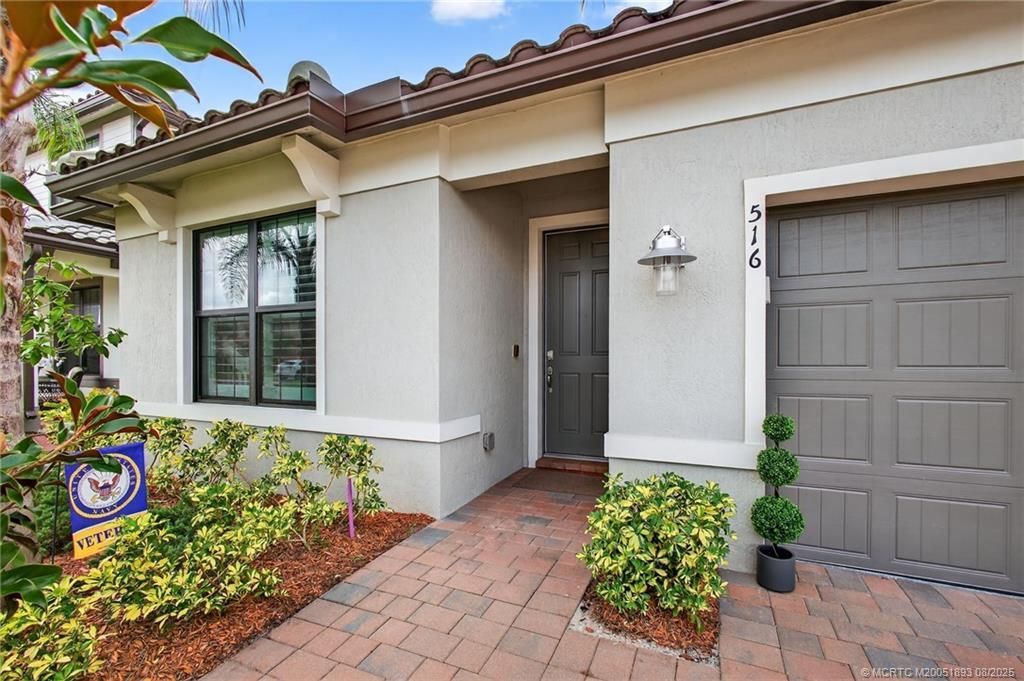 516 SE Villandry Way, Port Saint Lucie, FL 34984 Photo