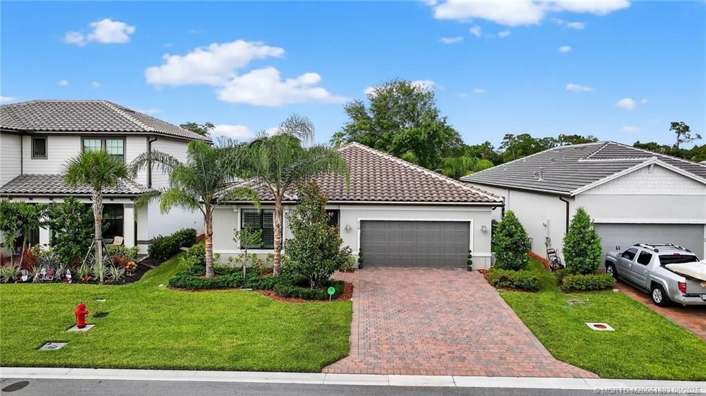 516 SE Villandry Way, Port Saint Lucie, FL 34984 Photo