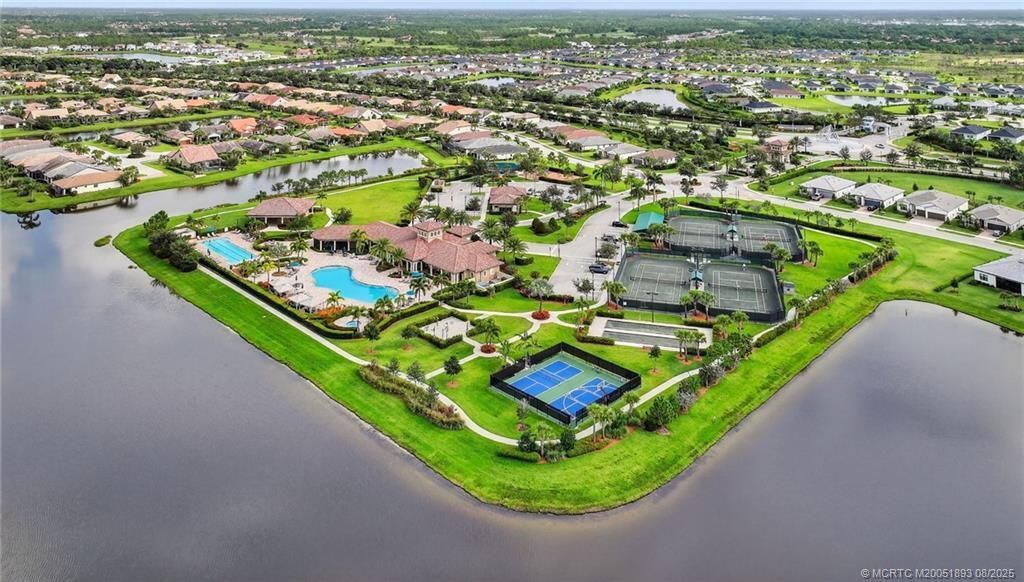 516 SE Villandry Way, Port Saint Lucie, FL 34984 Photo