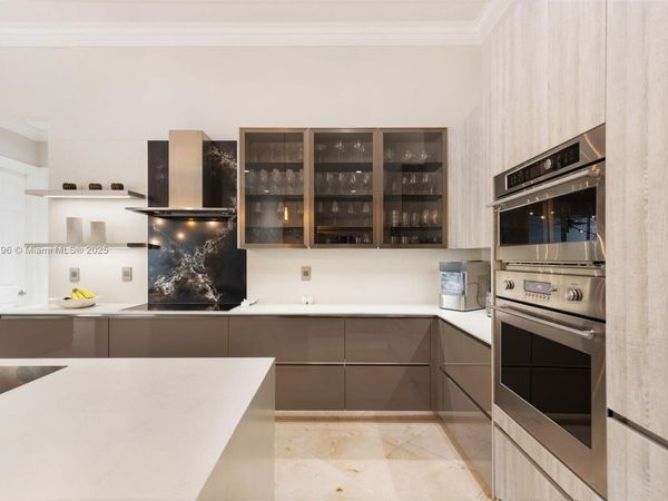 9445 SW 68th St, Miami, FL 33173