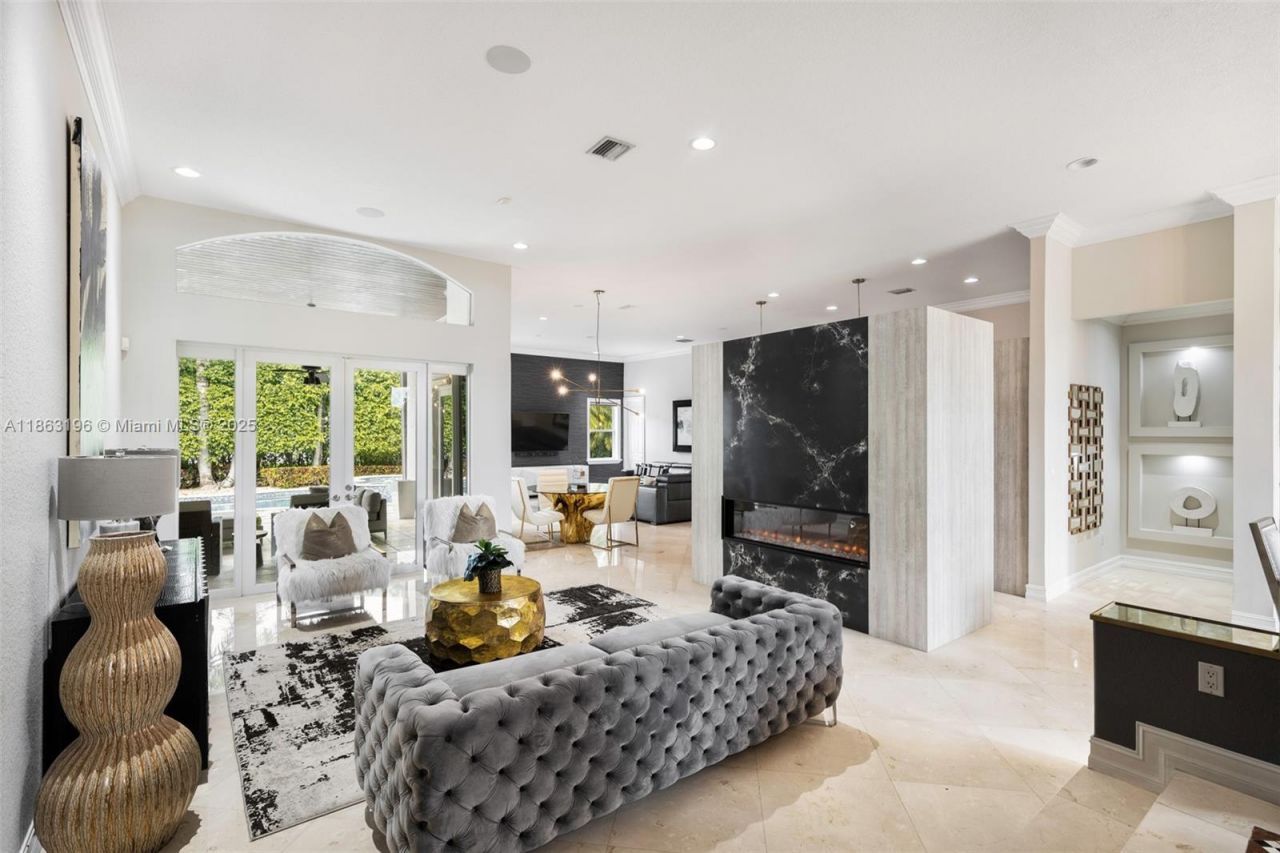 9445 SW 68th St, Miami, FL 33173 Photo