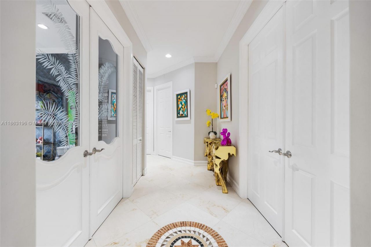 9445 SW 68th St, Miami, FL 33173 Photo