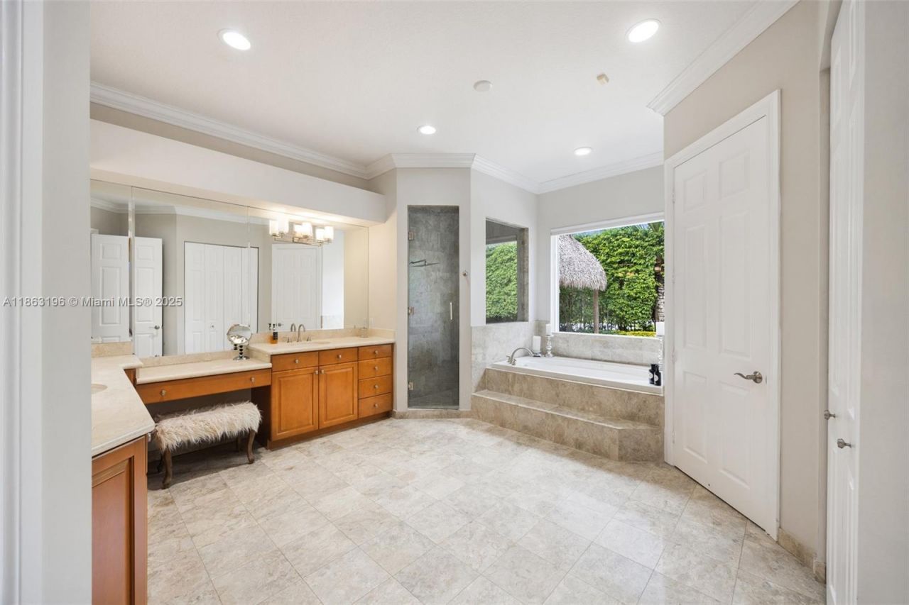 9445 SW 68th St, Miami, FL 33173 Photo