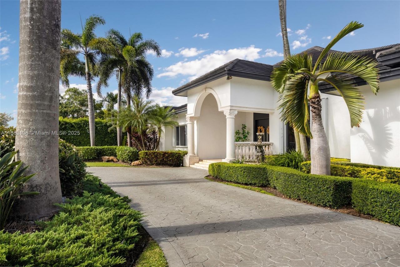 9445 SW 68th St, Miami, FL 33173 Photo