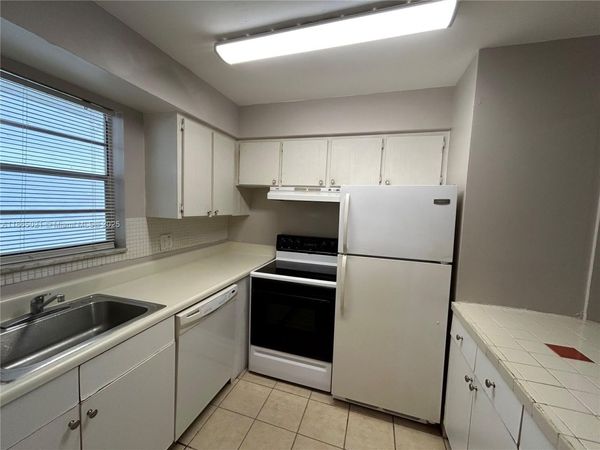 6505 Winfield Blvd, Unit B-18, Margate, FL 33063