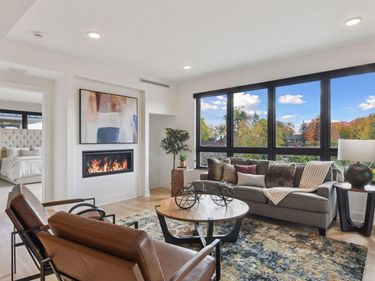 222 Ferndale Road S, Unit 203, Wayzata, MN 55391