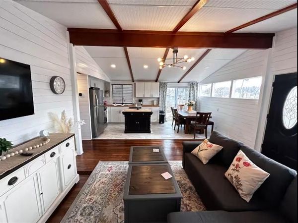 203 W 8th Street, Hamilton, MO 64644