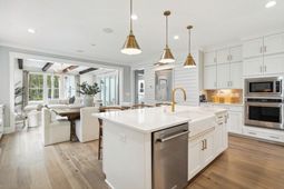 1261 Harriman Lane photo 4