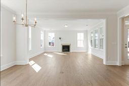 1261 Harriman Lane photo 4