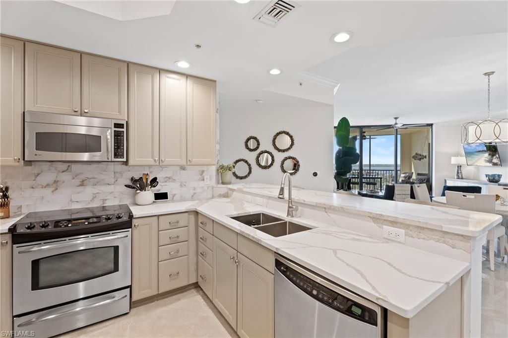 5793 Cape Harbour Dr, Unit 1111, Cape Coral, FL 33914 Photo
