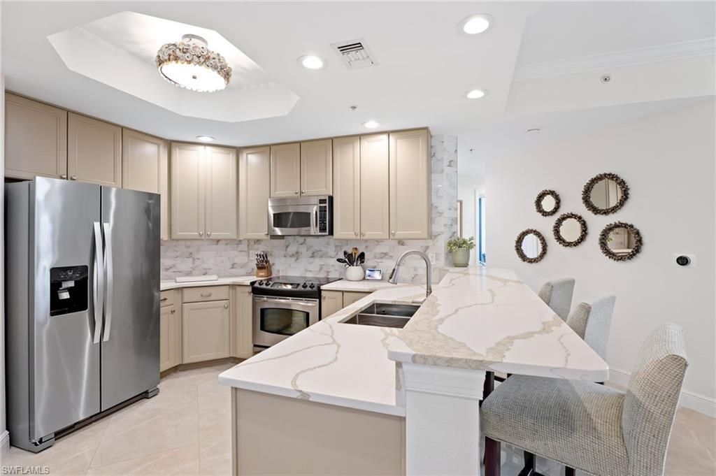 5793 Cape Harbour Dr, Unit 1111, Cape Coral, FL 33914 Photo