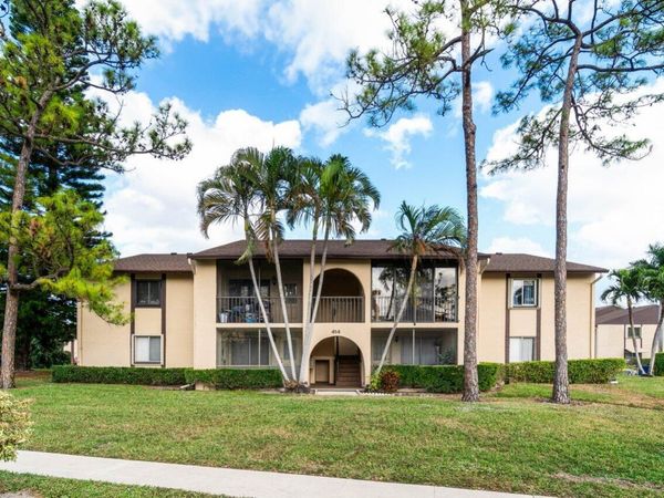 414 Pine Glen Lane, Unit D-2, Greenacres, FL 33463