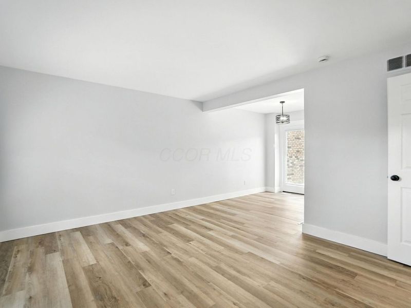 2367 Hardesty Drive N, Unit 1-1, Columbus, OH 43204 Photo 4