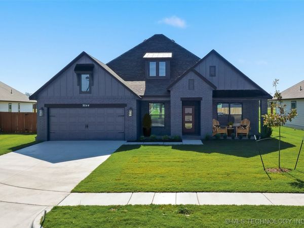 9044 E 163rd Street S, Bixby, OK 74008