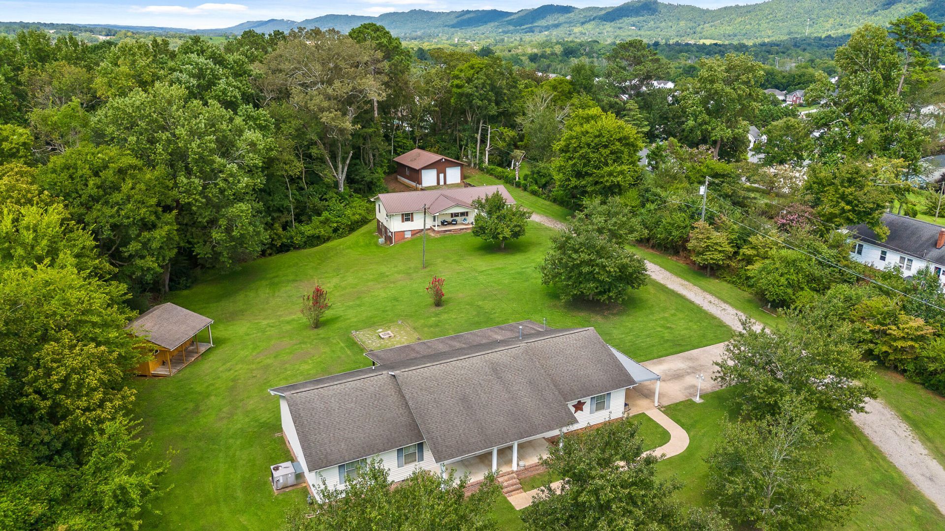 204 Old County Road, Ringgold, GA 30736 Main Photo