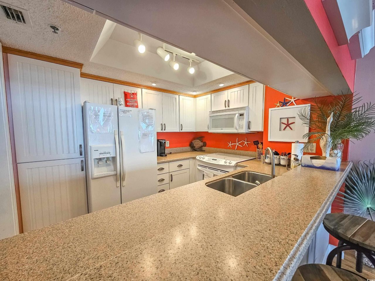 9820 Queensway Blvd. Photo 14